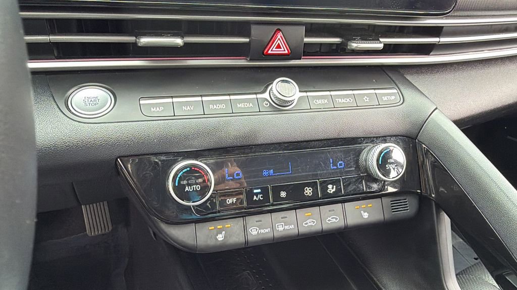 Used 2023 Hyundai Elantra Limited FWD image 23