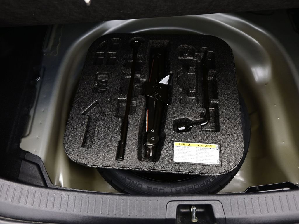 Used 2025 Toyota Corolla LE image 33