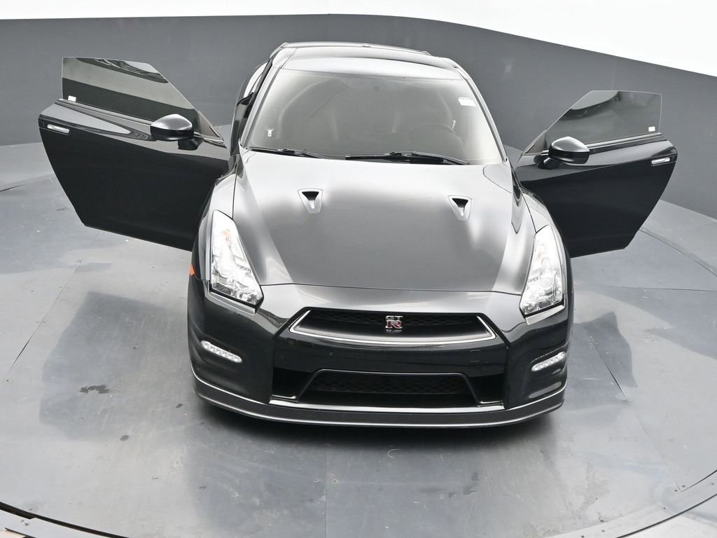 Used 2014 Nissan GT-R Premium image 56