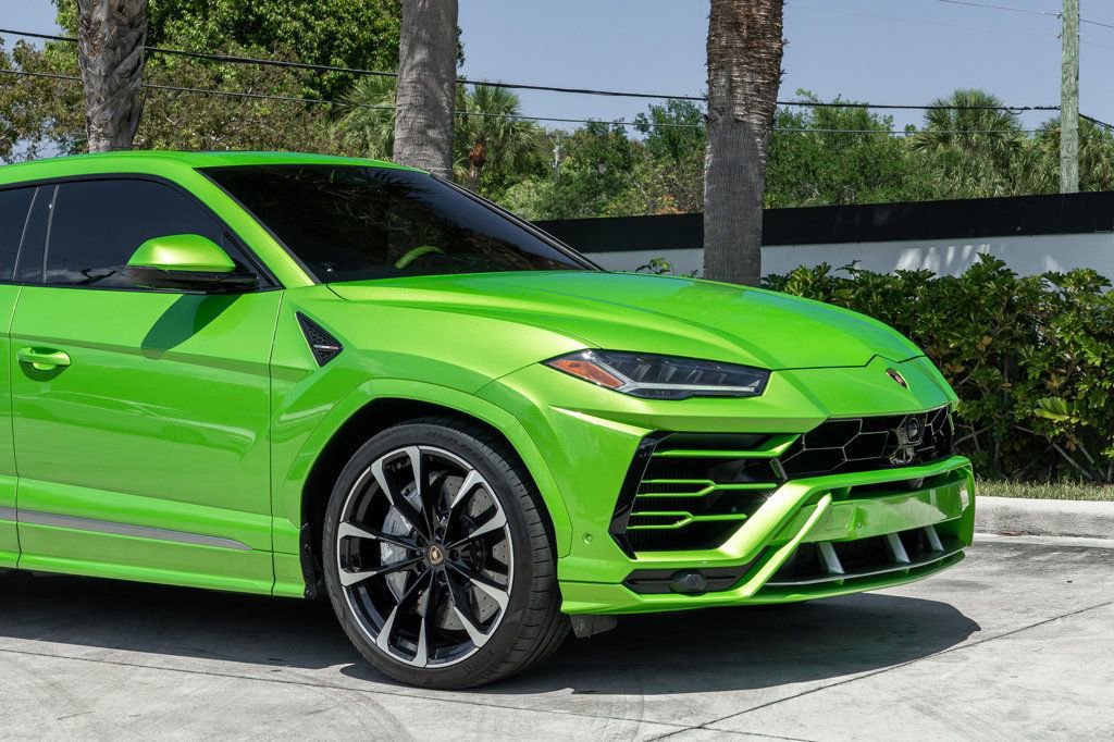 Used 2022 Lamborghini Urus AWD/4WD image 11