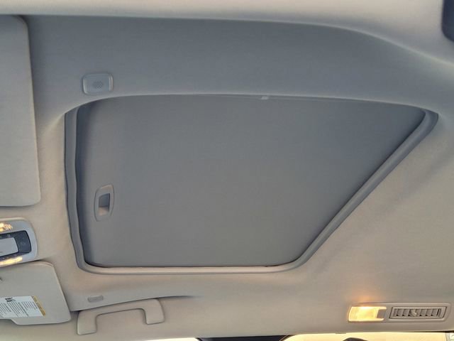 Used 2025 Toyota Sienna XLE image 17