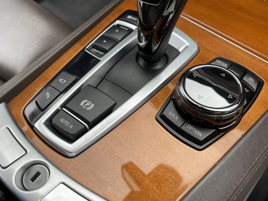 Used 2014 BMW 760Li RWD image 38