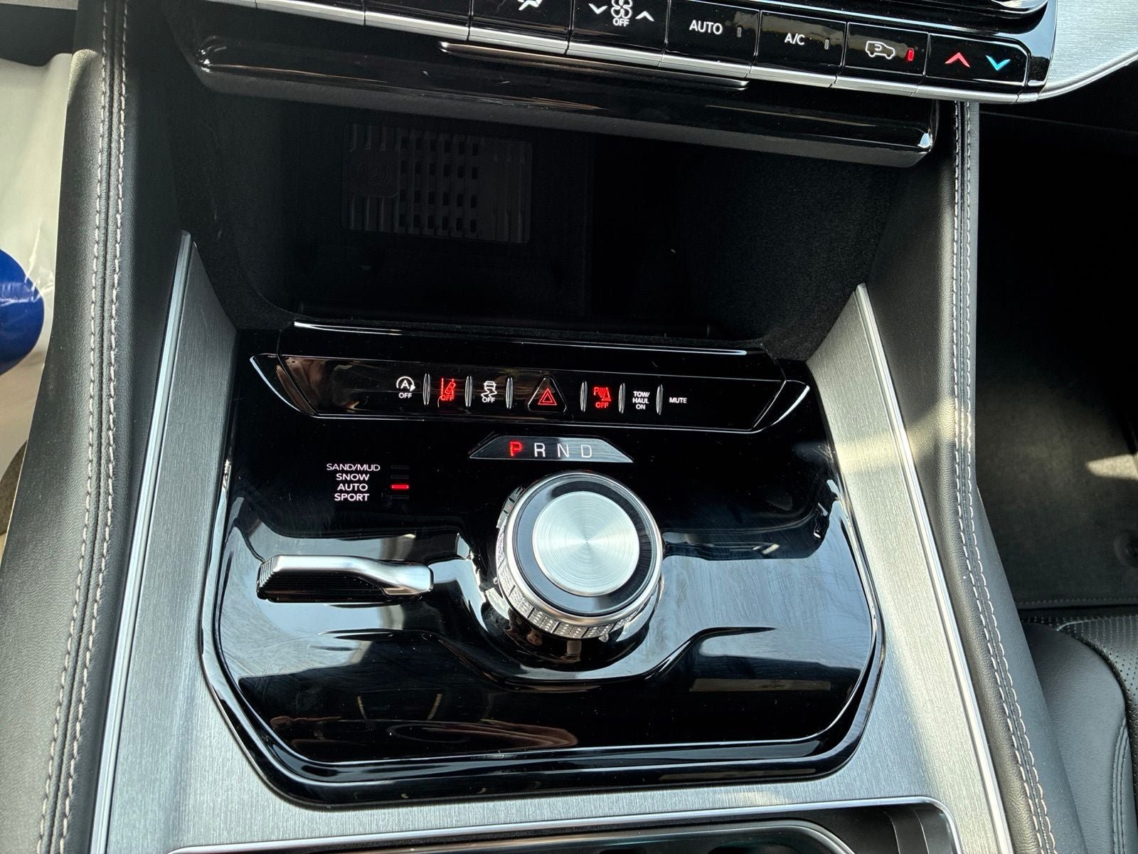 New 2026 Jeep Grand Wagoneer L Limited AWD/4WD image 27