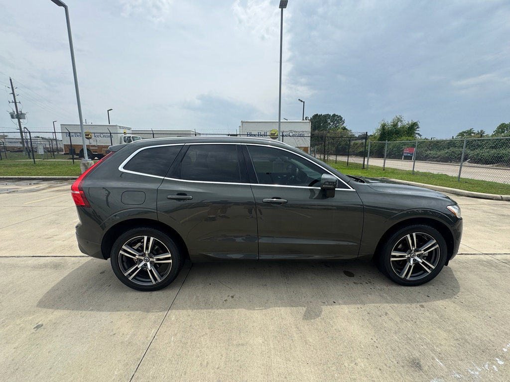 Used 2019 Volvo XC60 T5 Momentum w/ Multimedia Package AWD/4WD image 9