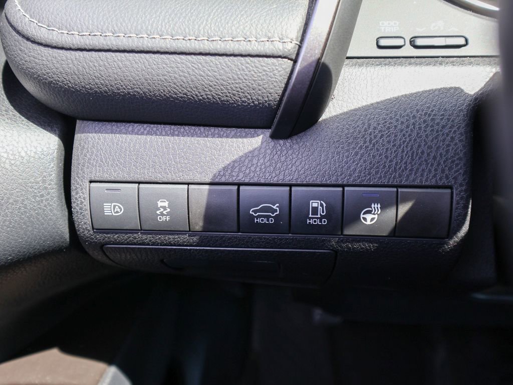 Used 2021 Toyota Camry SE w/ Cold Weather Package FWD image 23