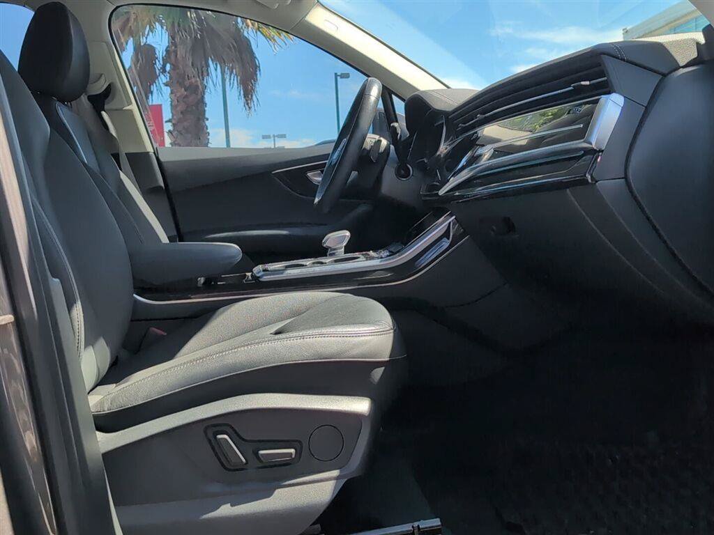 Used 2023 Audi Q7 2.0T Premium w/ Convenience Package AWD/4WD image 14