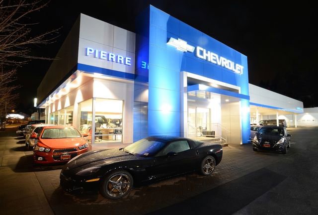 Used 2025 Volkswagen Taos S image 2