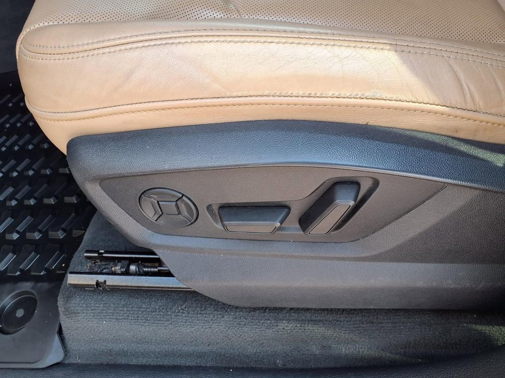 Used 2019 Audi Q8 Premium Plus AWD/4WD image 29