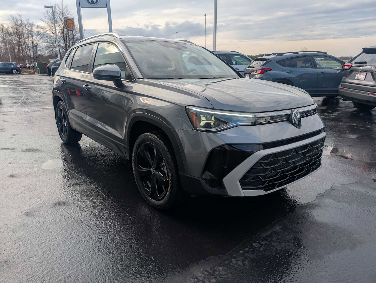 Certified 2025 Volkswagen Taos SEL w/ Taos Adventure Package image 1