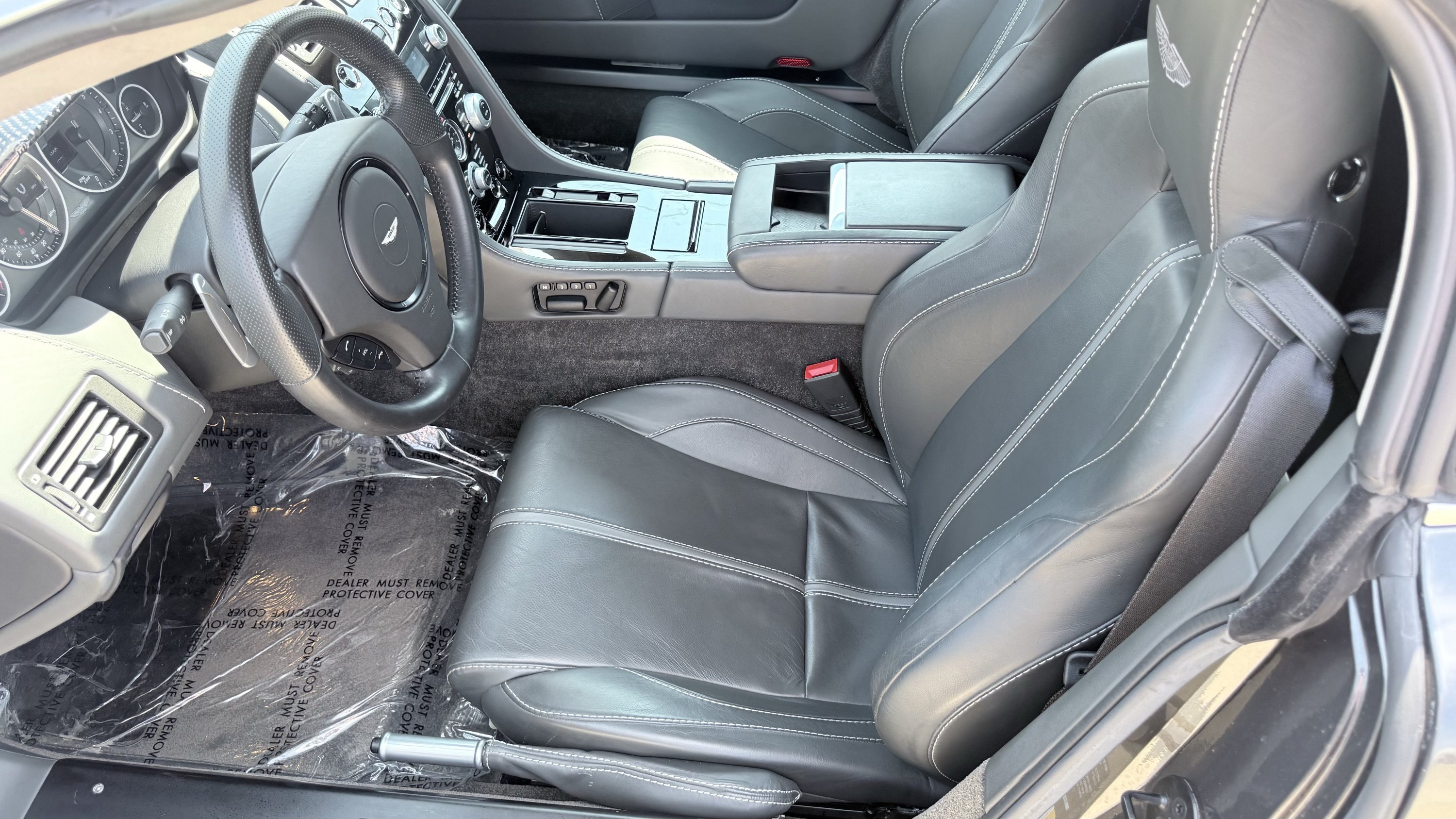 Used 2015 Aston Martin V12 Vantage S RWD image 20