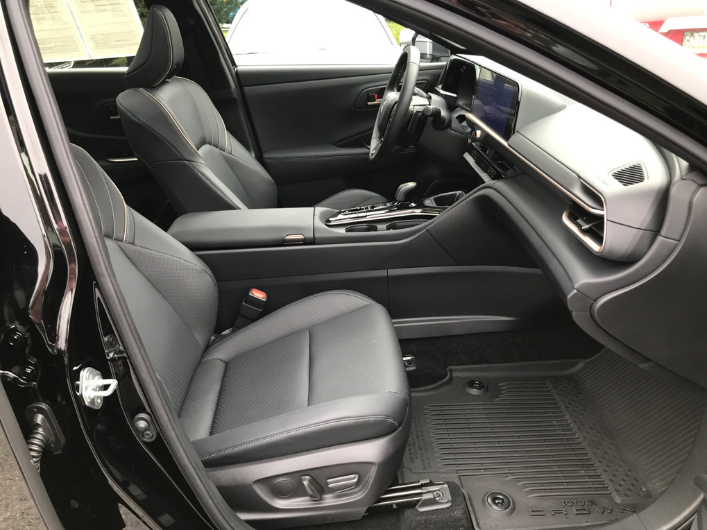 Used 2025 Toyota Crown Signia image 31