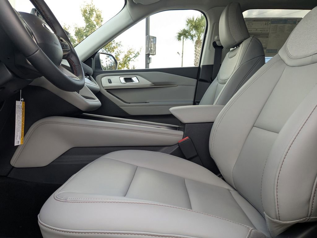 New 2026 Ford Explorer Active w/ Active Comfort Package image 22