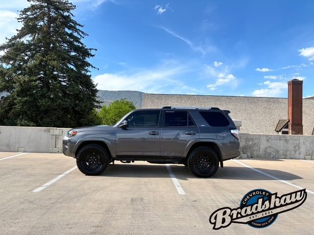 Used 2021 Toyota 4Runner SR5 Premium w/ Moonroof Package AWD/4WD image 4
