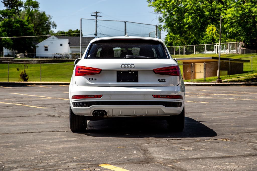Used 2016 Audi Q3 2.0T Prestige w/ Prestige Package AWD/4WD image 4