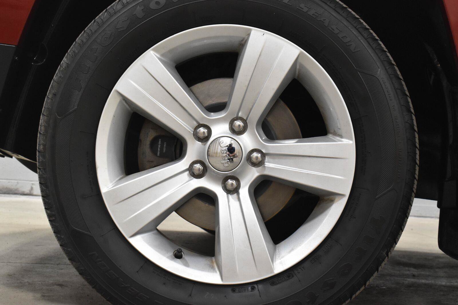 Used 2016 Jeep Patriot Latitude AWD/4WD image 29