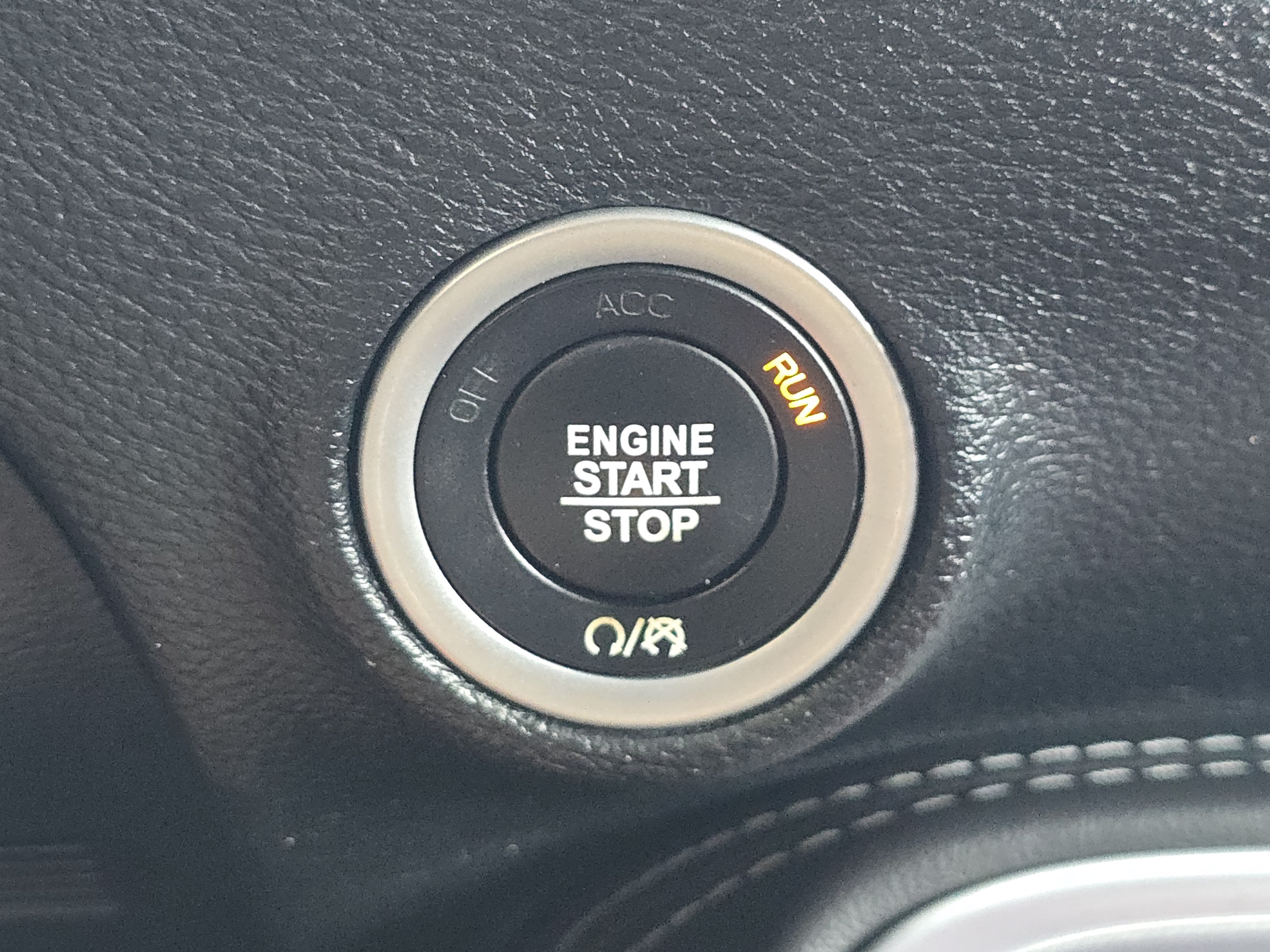 Used 2019 Dodge Challenger SXT RWD image 10
