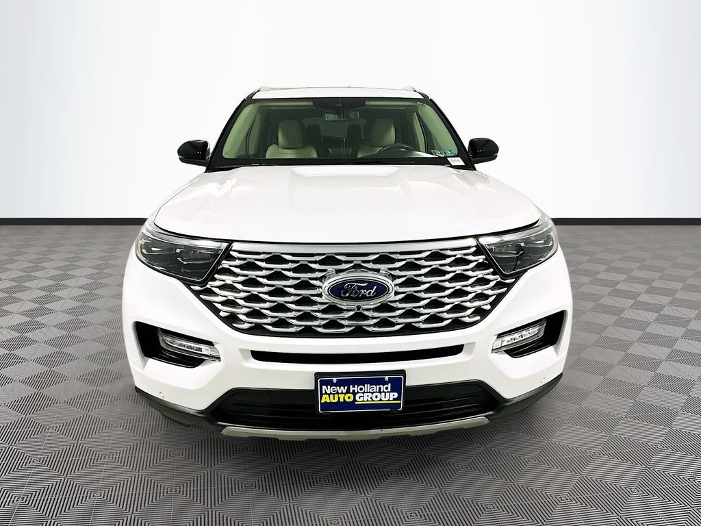 Certified 2022 Ford Explorer Platinum w/ Equipment Group 601A AWD/4WD image 3