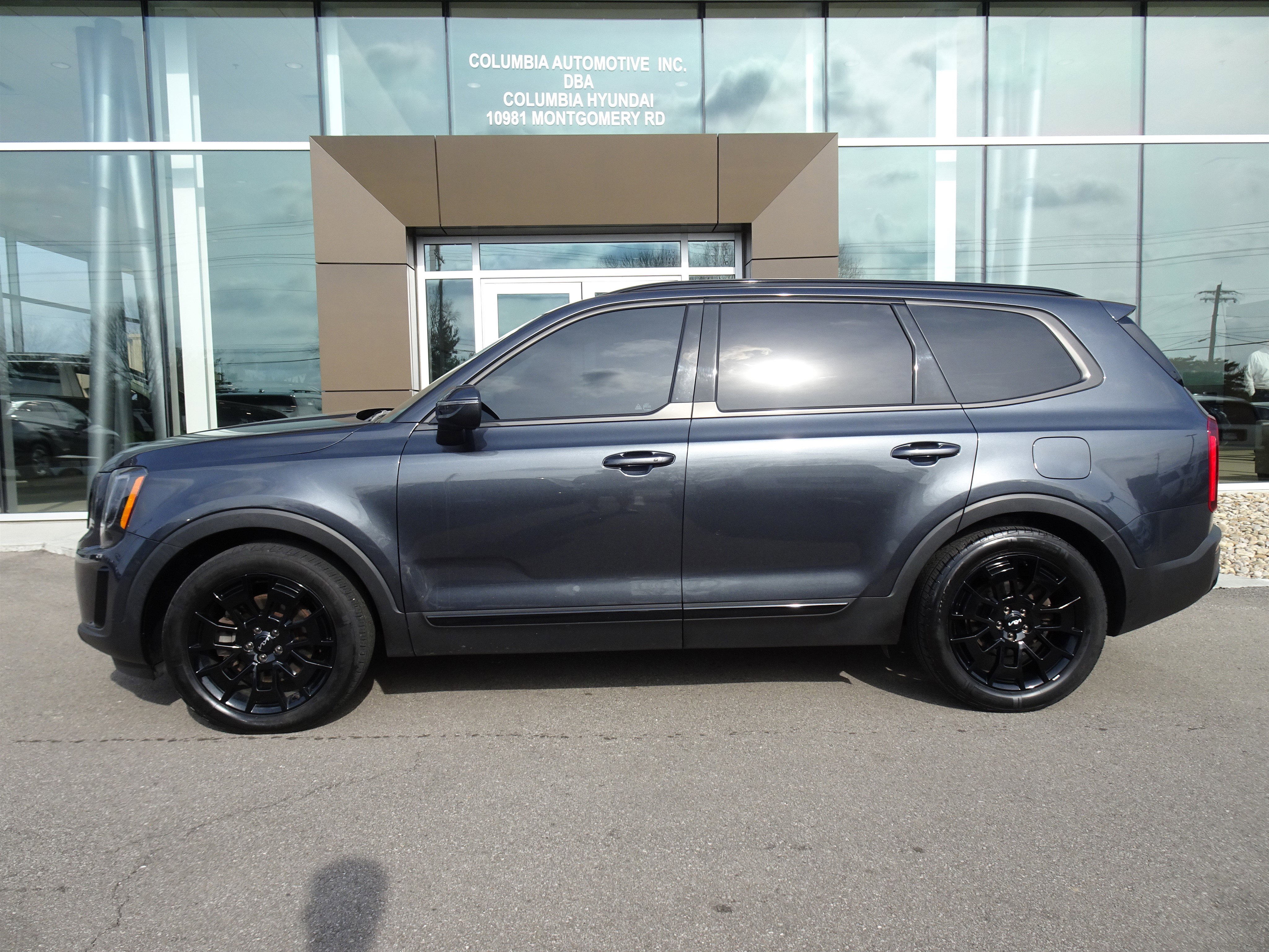 Used 2022 Kia Telluride EX w/ EX Premium Package image 2