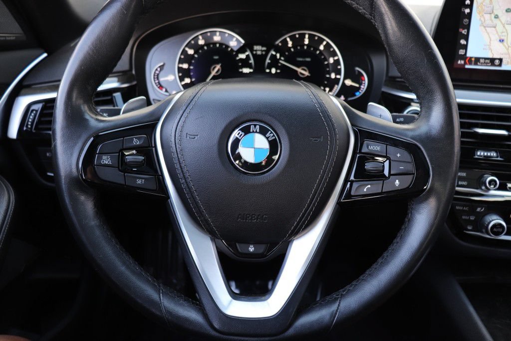 Used 2017 BMW 540i w/ Premium Package RWD image 40