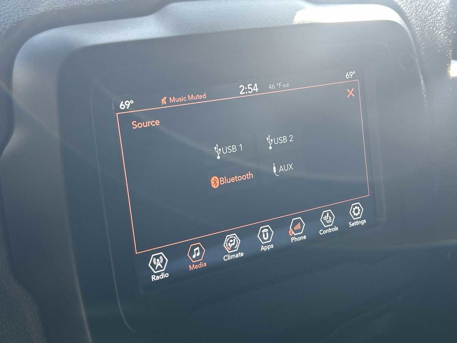 Used 2020 Jeep Renegade Latitude w/ Cold Weather Group image 13