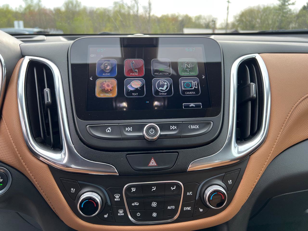 Used 2018 Chevrolet Equinox Premier AWD/4WD image 21