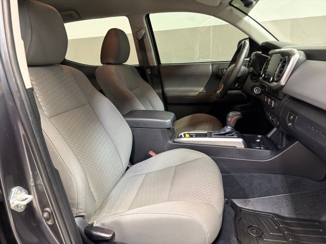 Used 2022 Toyota Tacoma SR5 w/ Technology Package image 54