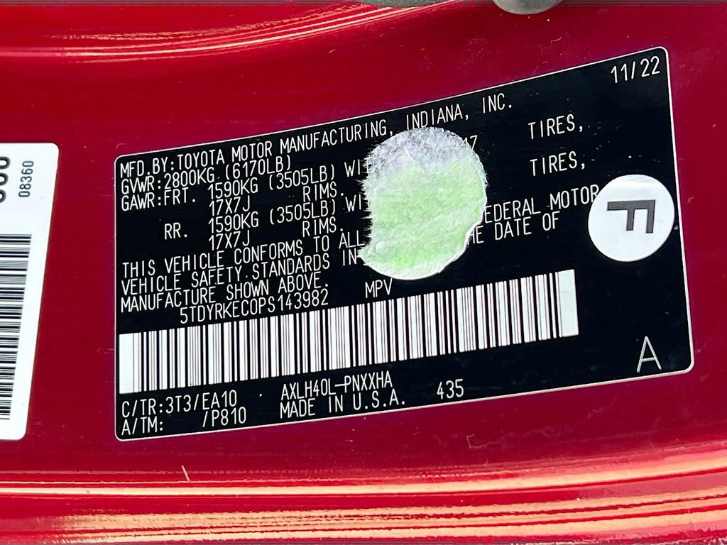 Used 2023 Toyota Sienna XLE image 32