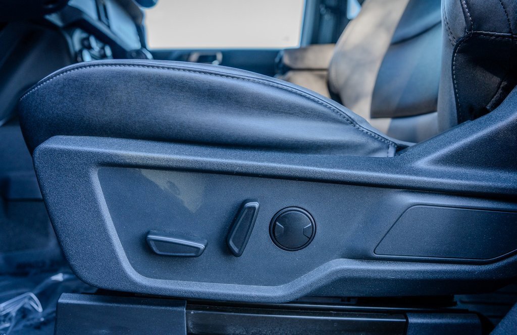 Used 2025 Ford Bronco Badlands image 16