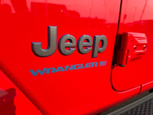 Used 2025 Jeep Wrangler Unlimited Sahara AWD/4WD image 32