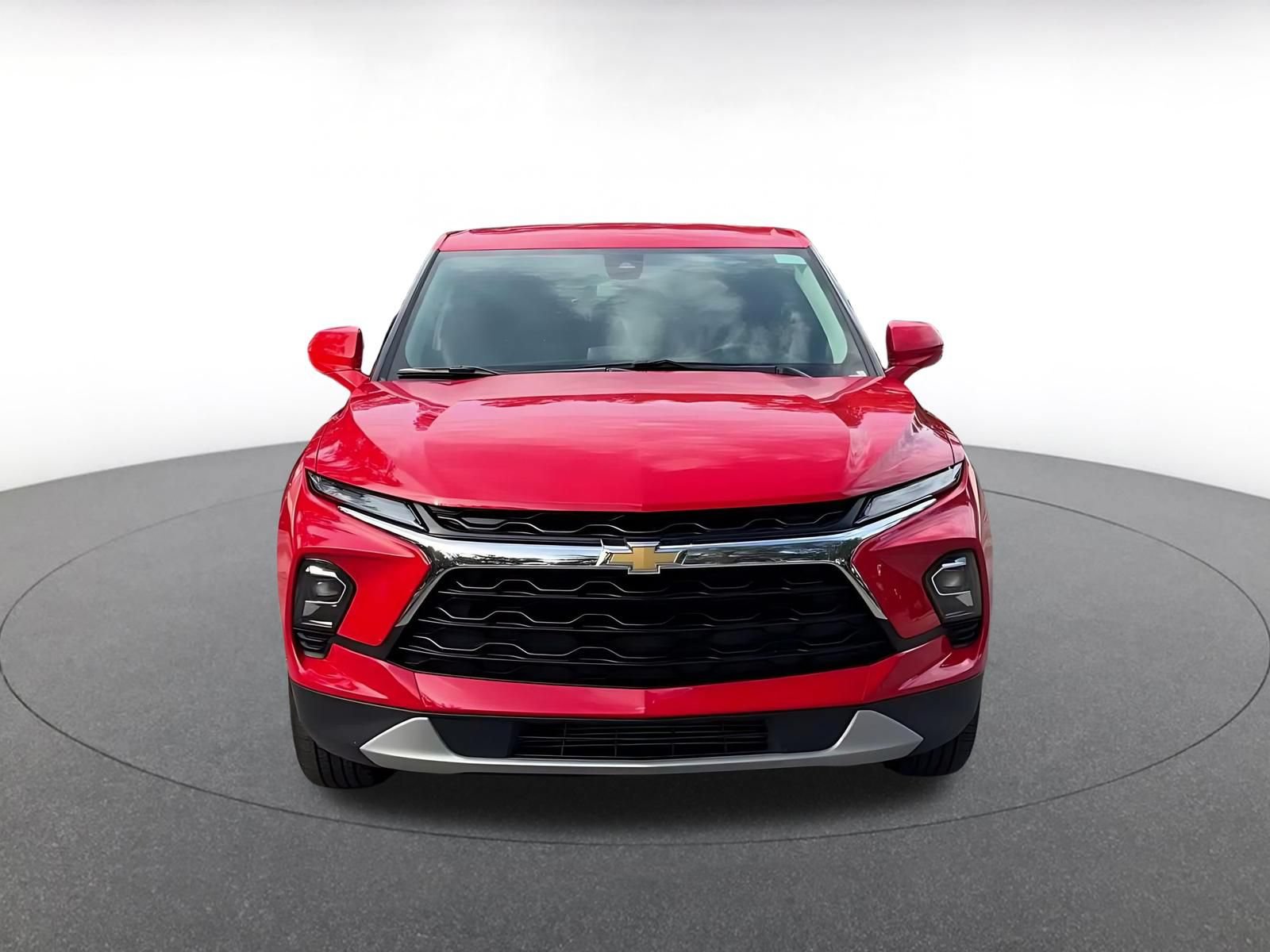 Used 2026 Chevrolet Blazer LT FWD image 4