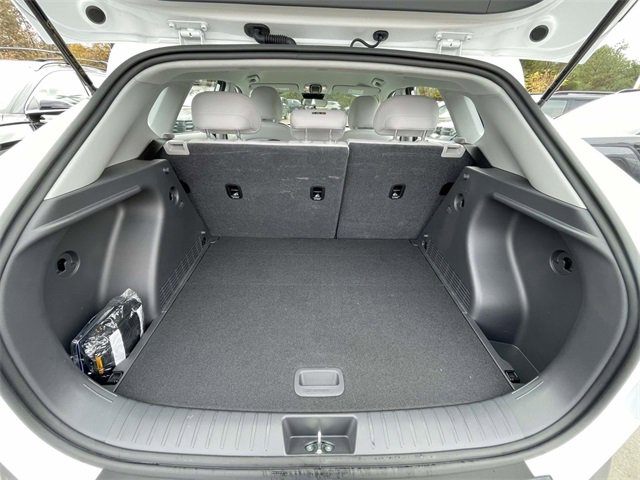 Certified 2025 Hyundai Kona SE image 8