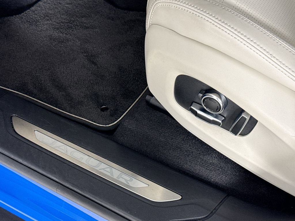 Used 2024 Jaguar F-PACE SVR AWD/4WD image 18