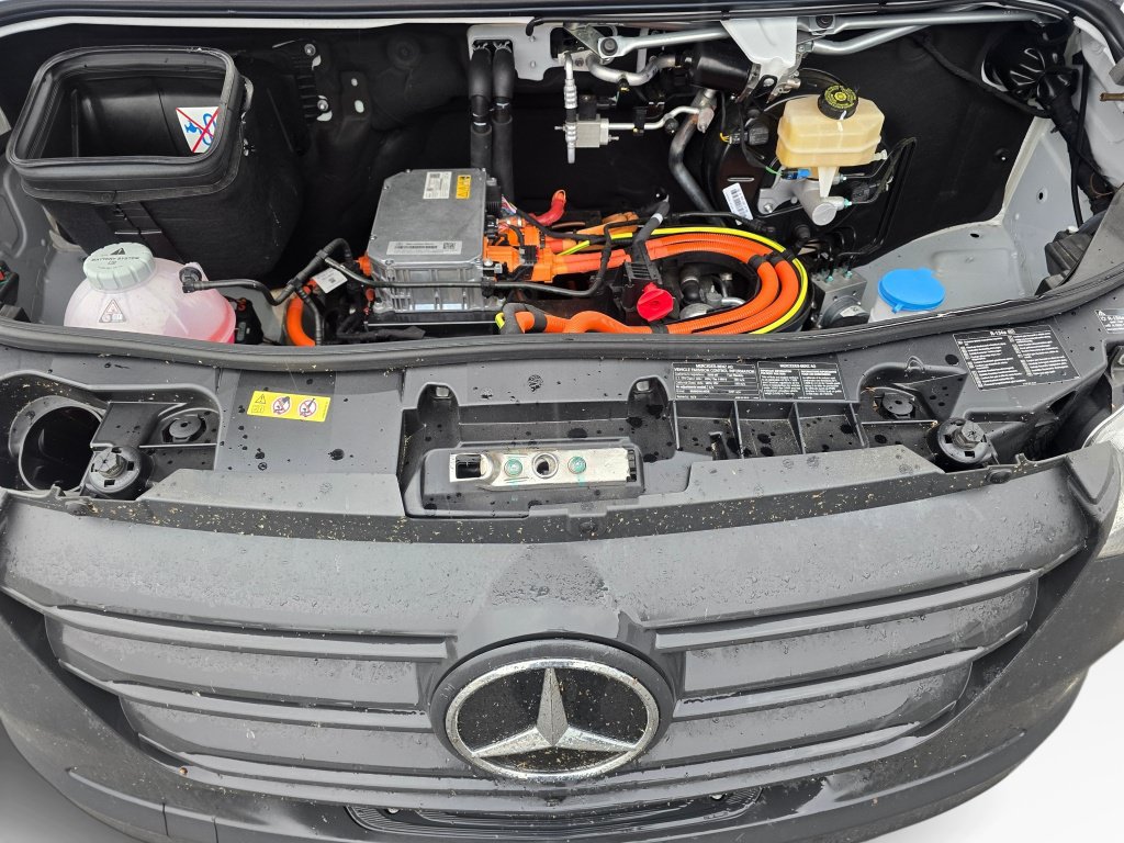 New 2025 Mercedes-Benz eSprinter 170 Cargo image 11