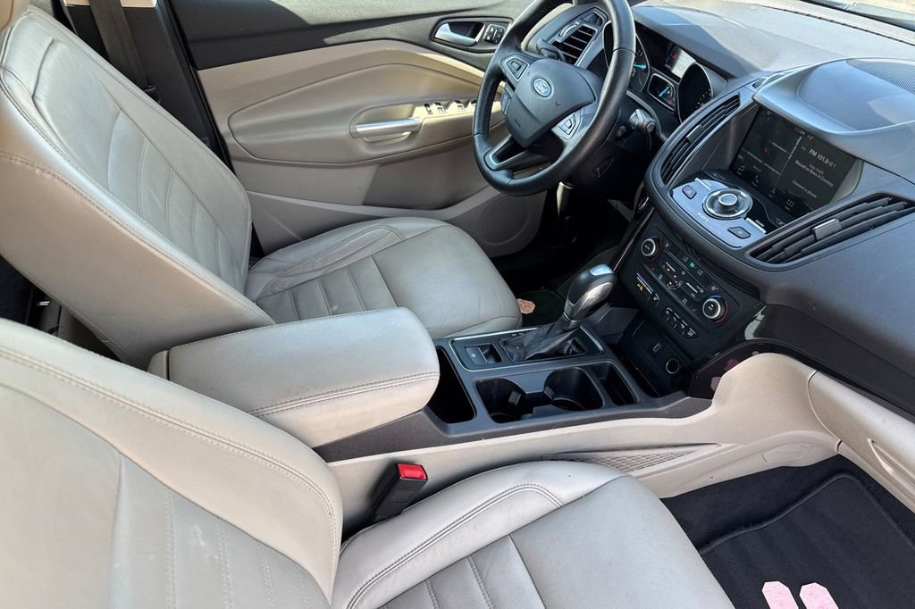 Used 2019 Ford Escape Titanium AWD/4WD image 16