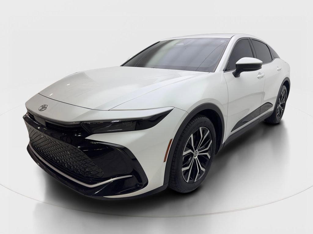 Used 2023 Toyota Crown XLE image 2