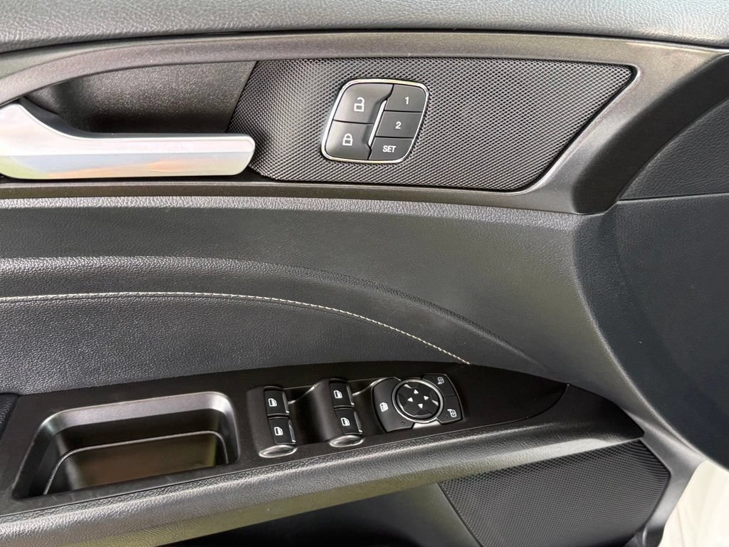 Used 2019 Ford Fusion Titanium AWD/4WD image 14