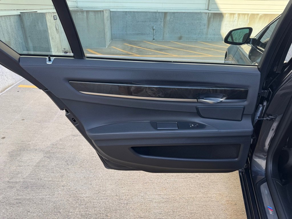 Used 2015 BMW 740Li image 19