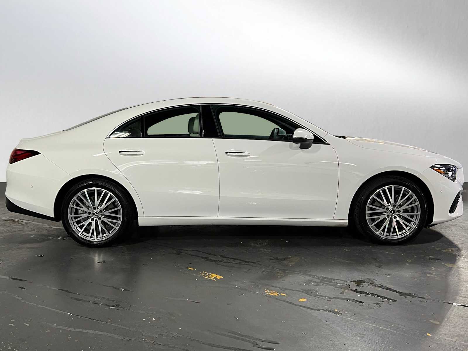 Used 2025 Mercedes-Benz CLA 250 4MATIC image 2