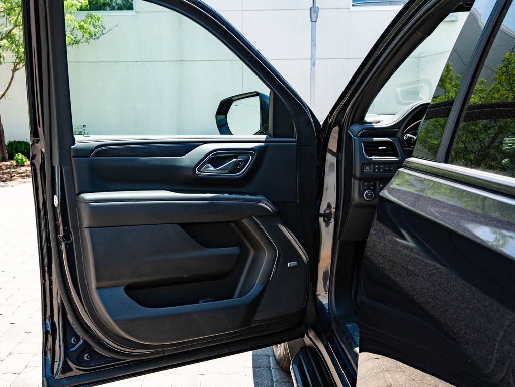 Used 2022 Chevrolet Tahoe RST w/ Luxury Package AWD/4WD image 26