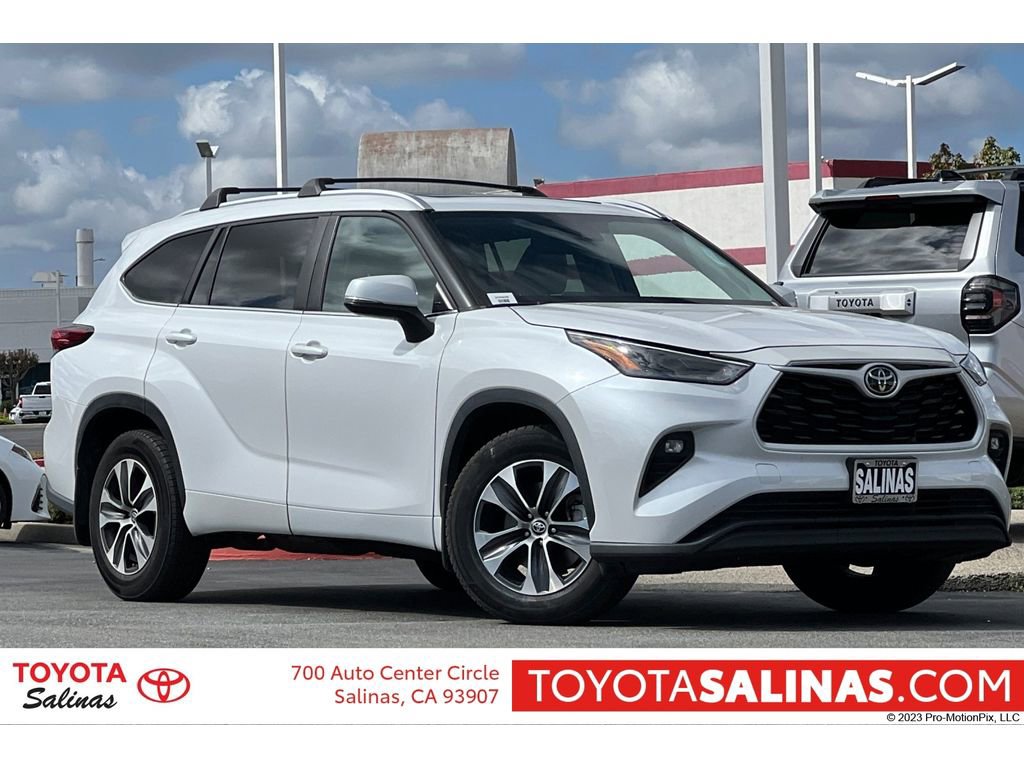 Used 2023 Toyota Highlander XLE image 1