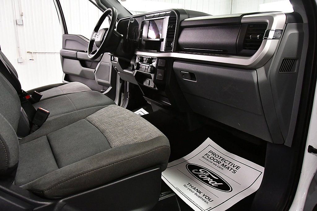 Used 2024 Ford F350 XLT image 30