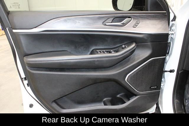 Used 2021 Jeep Grand Cherokee L Limited w/ Luxury Tech Group II image 18