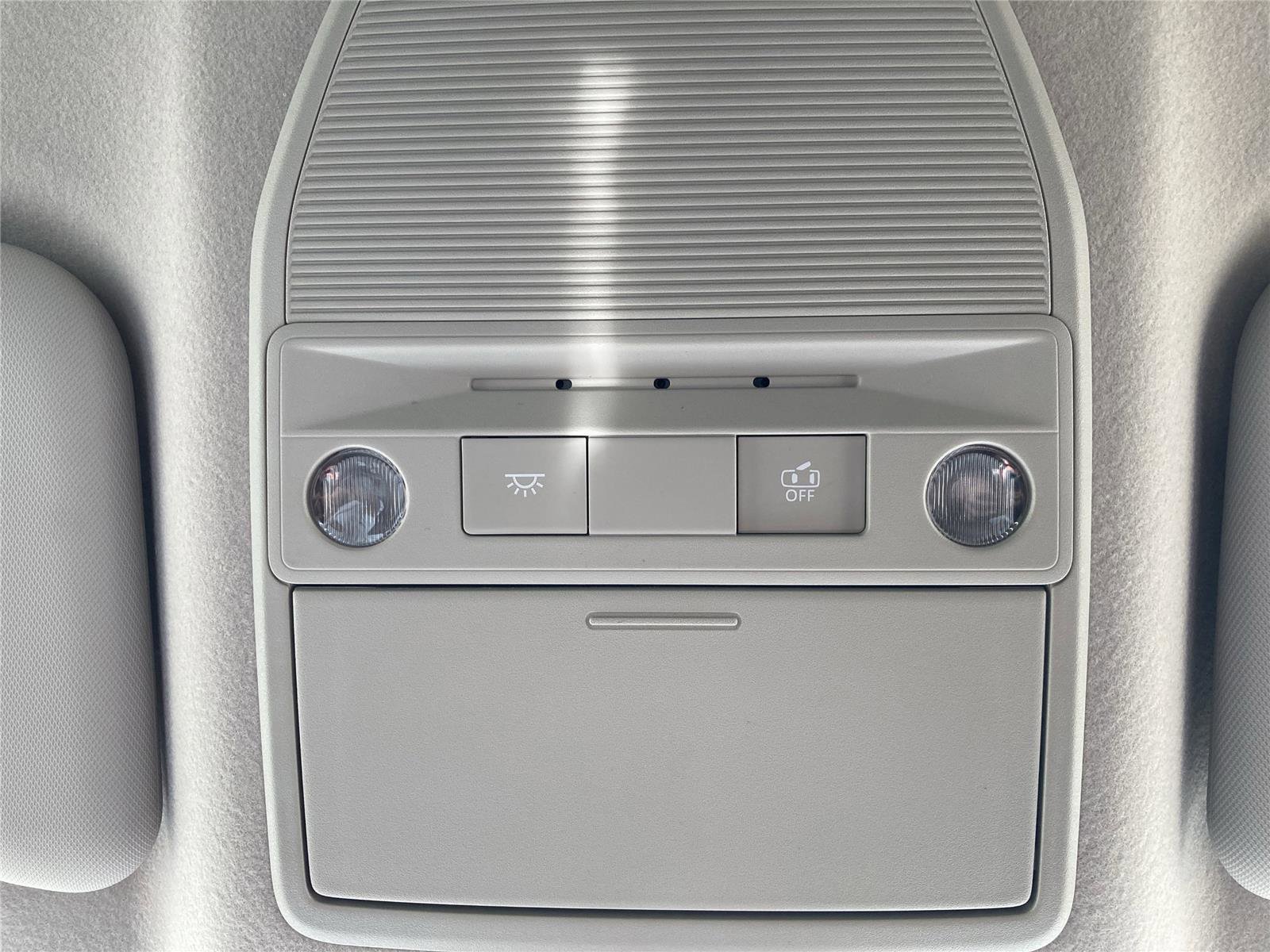 New 2025 Nissan Kicks SR image 35