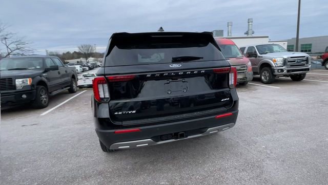 New 2026 Ford Explorer Active w/ Active Comfort Package image 3