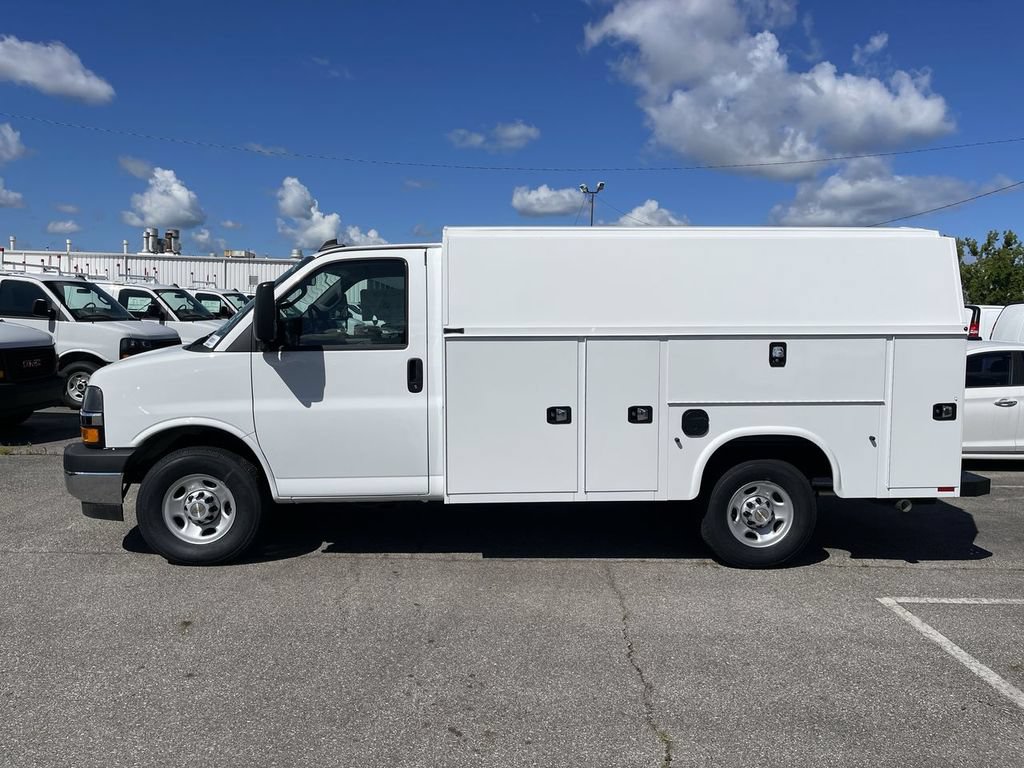 New 2025 Chevrolet Express 3500 w/ Power Convenience Package RWD image 3