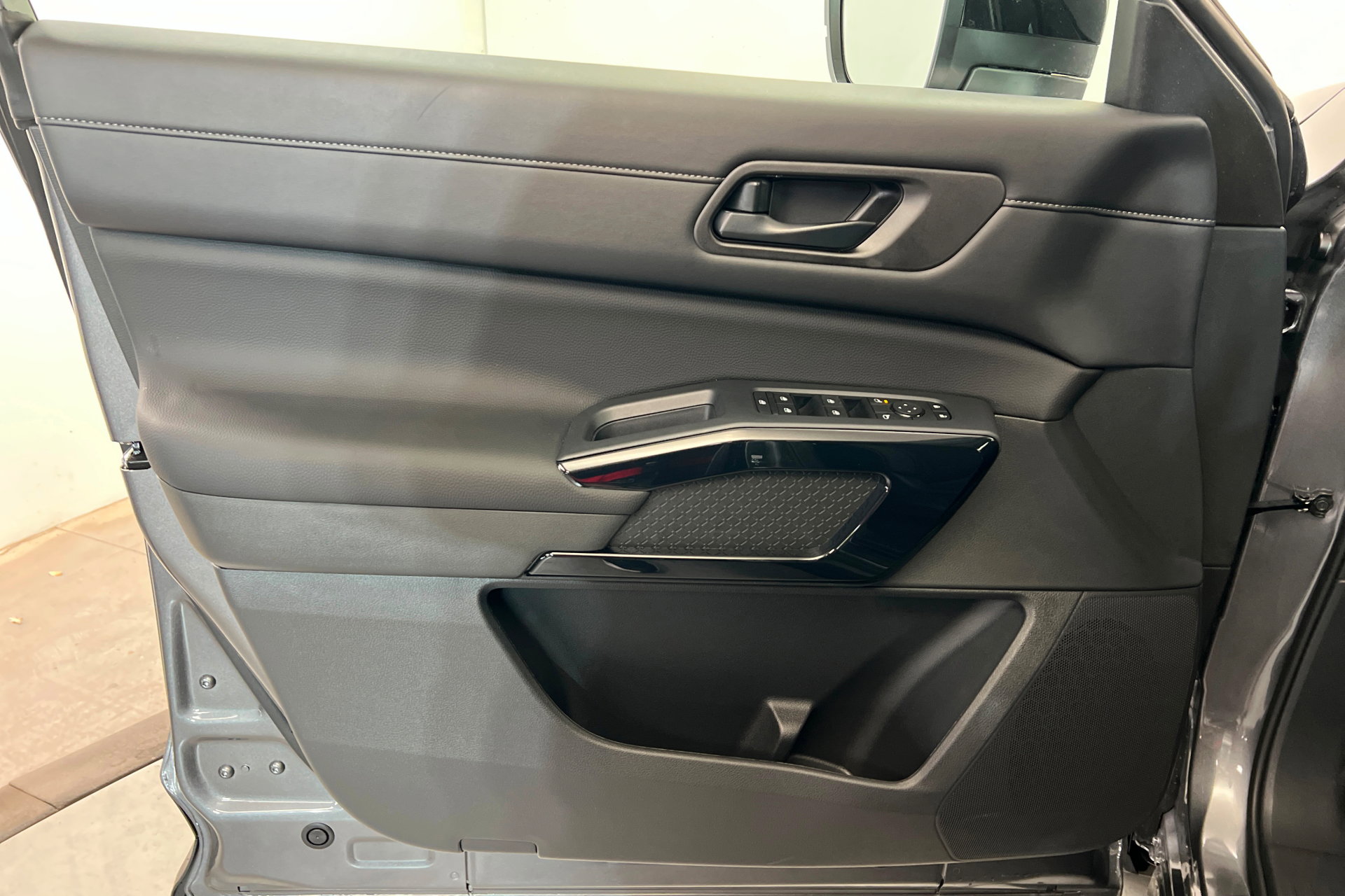 New 2026 Nissan Pathfinder SV image 14