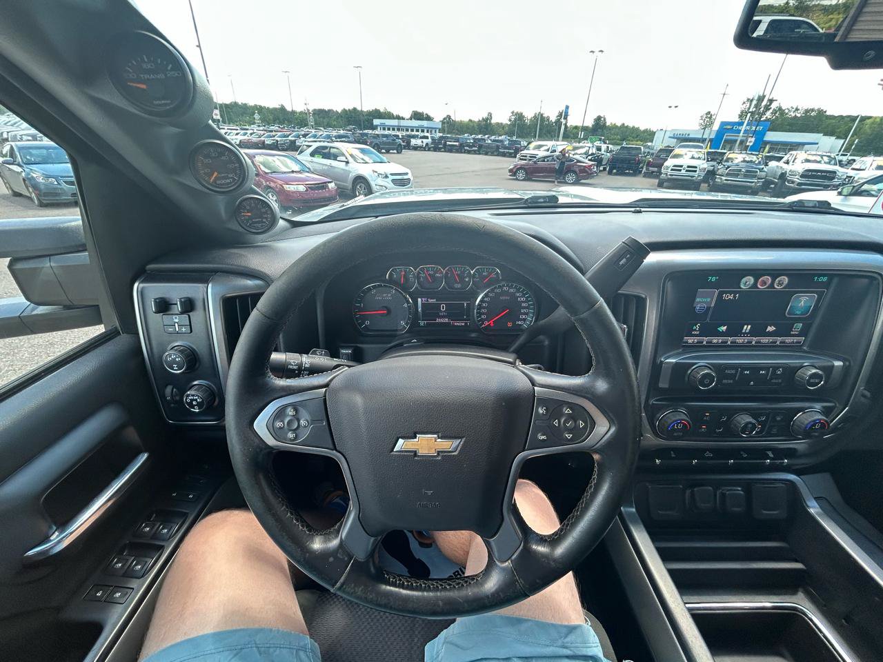 Used 2015 Chevrolet Silverado 2500 LT w/ LT Convenience Package AWD/4WD image 26