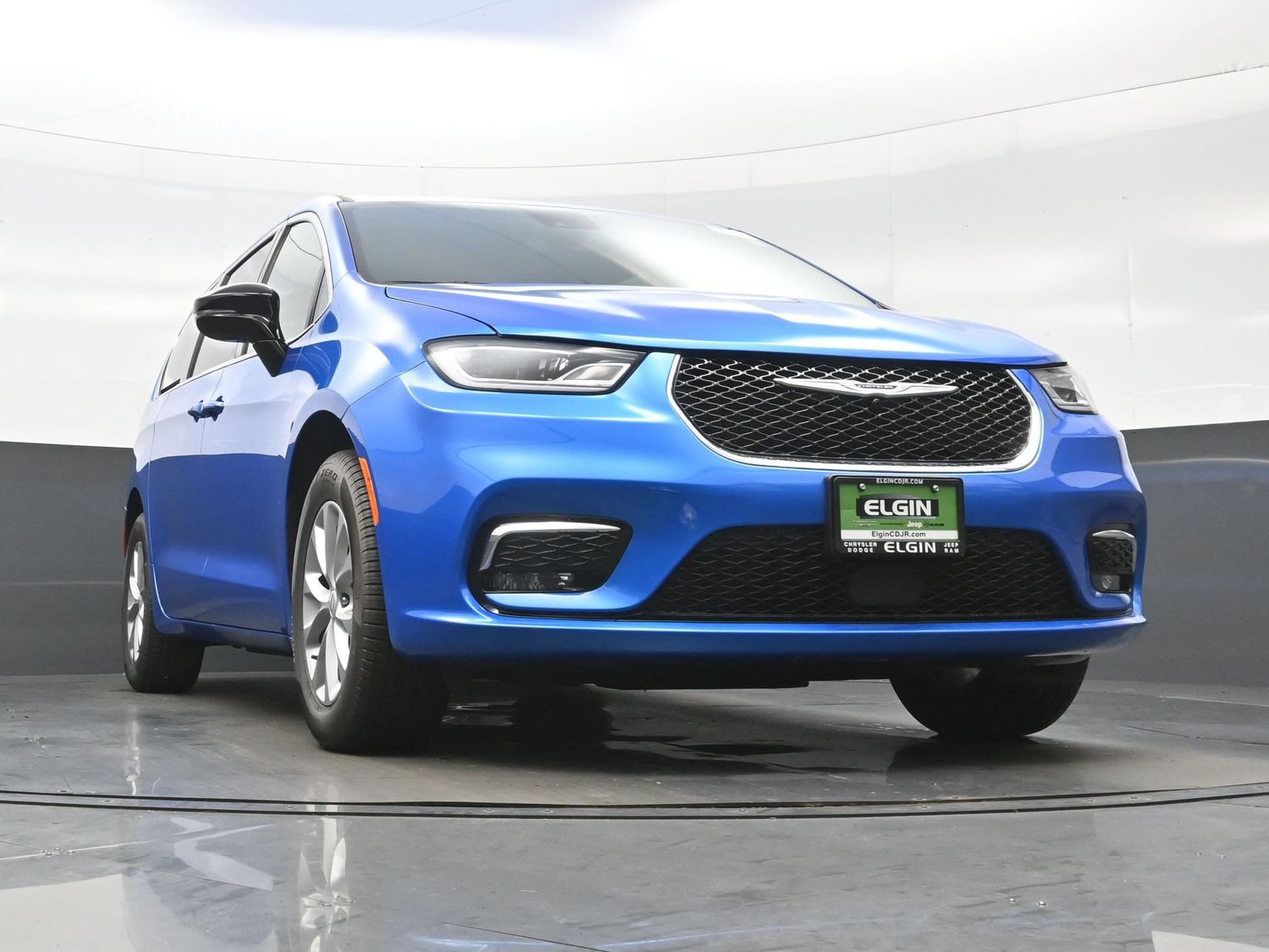 New 2026 Chrysler Pacifica Select AWD/4WD image 21
