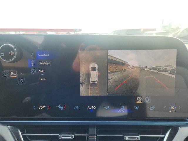 New 2026 Chevrolet Equinox EV LT image 18