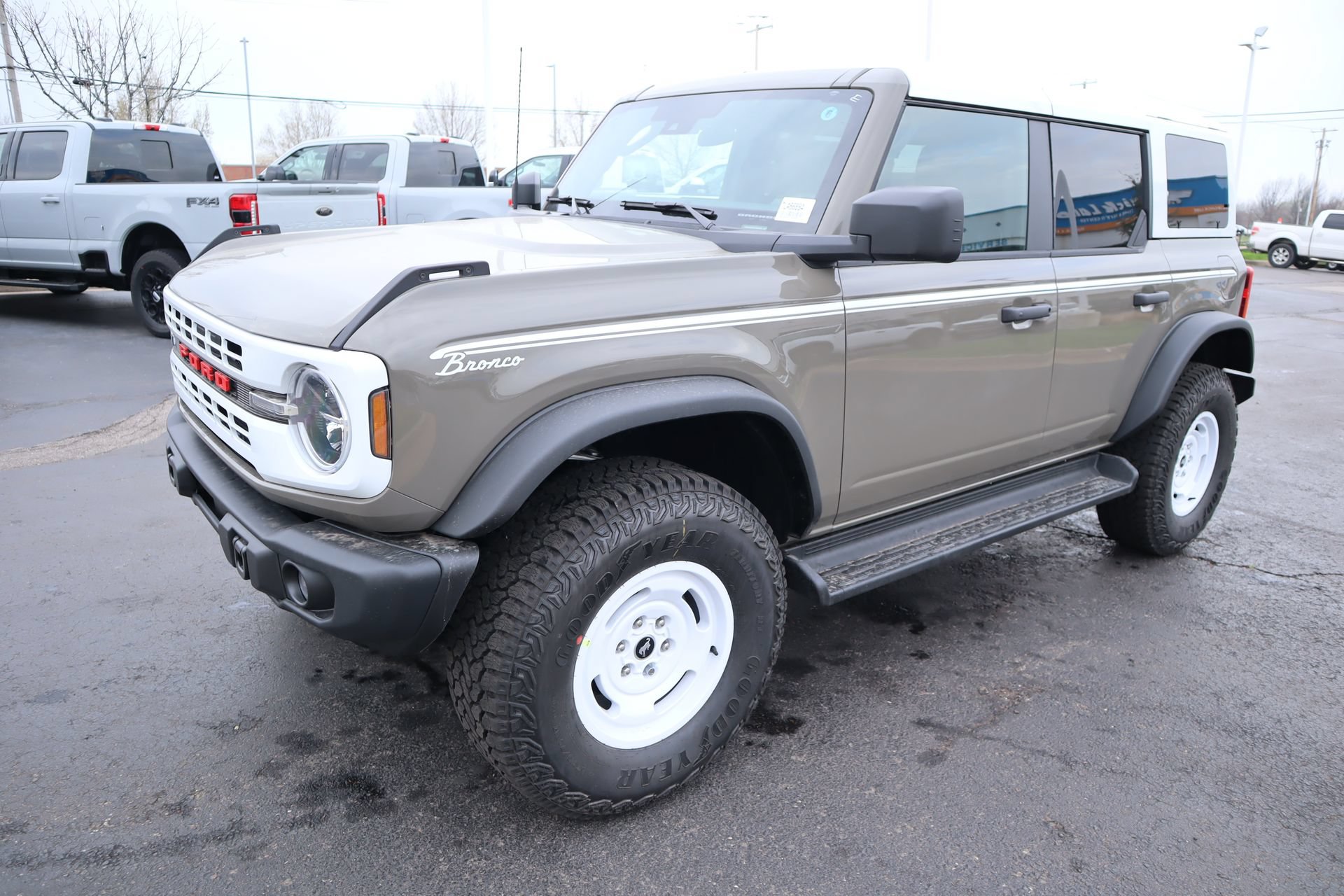 New 2026 Ford Bronco Heritage Edition AWD/4WD image 11